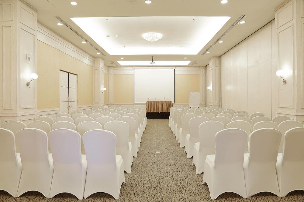 Aston Jayapura Hotel And Convention Center Buitenkant foto