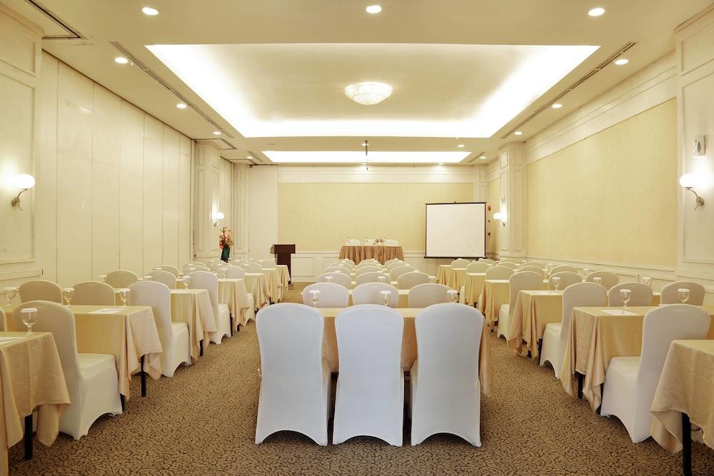 Aston Jayapura Hotel And Convention Center Buitenkant foto