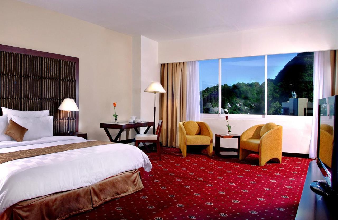 Aston Jayapura Hotel And Convention Center Buitenkant foto