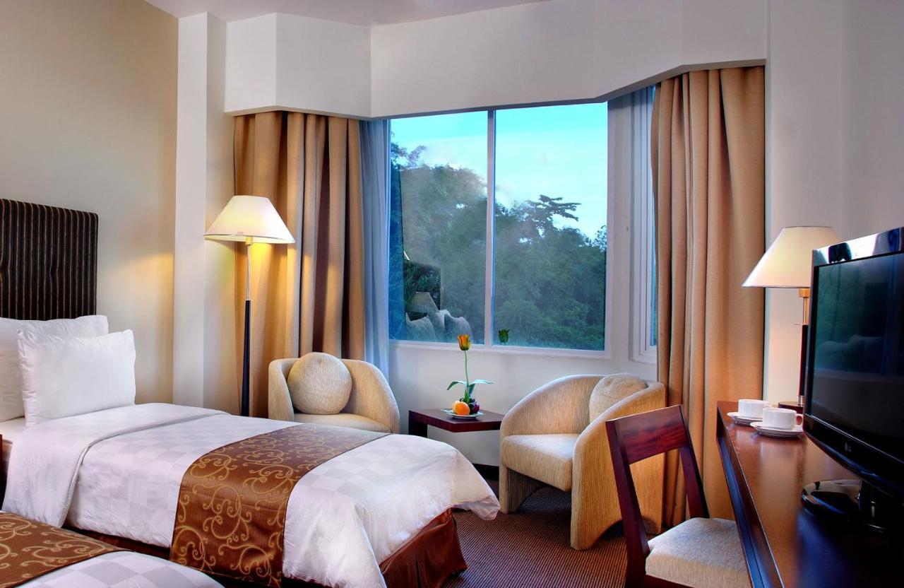 Aston Jayapura Hotel And Convention Center Buitenkant foto