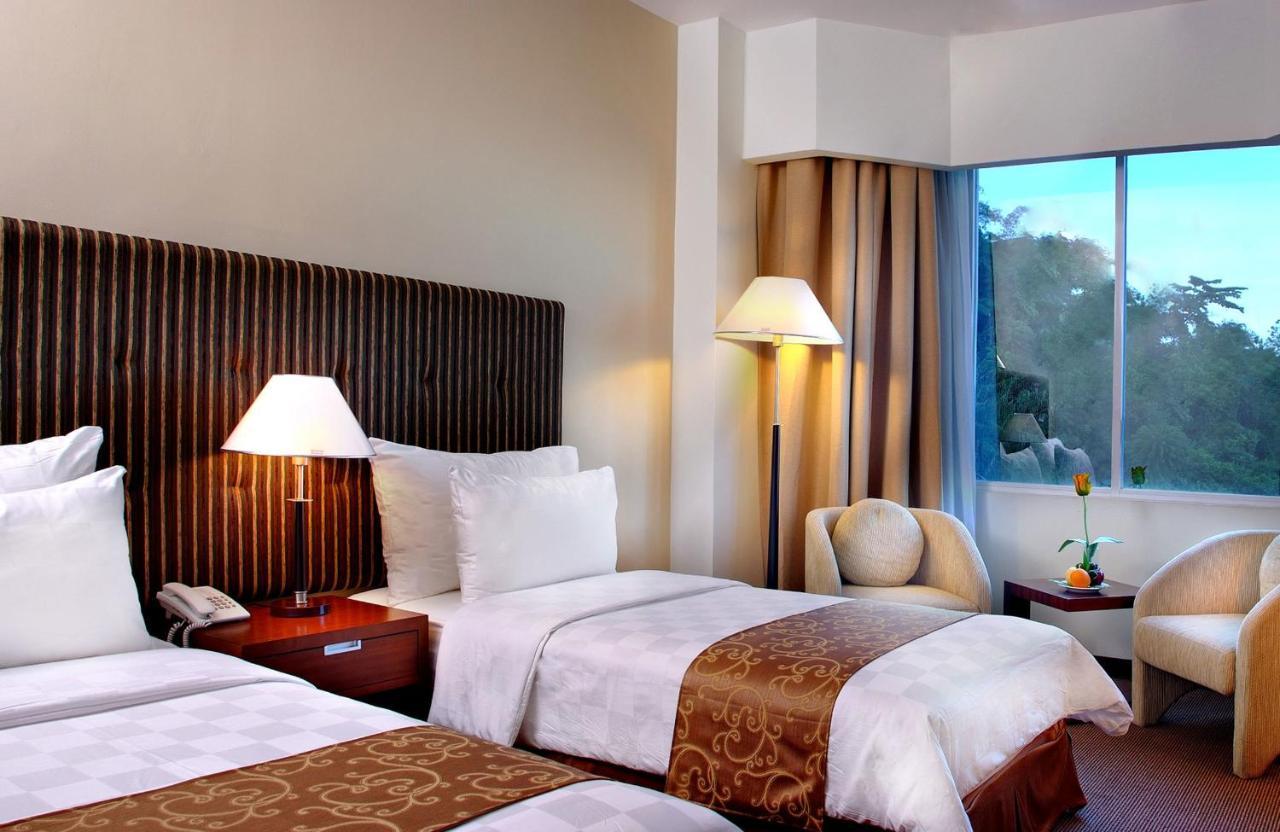 Aston Jayapura Hotel And Convention Center Buitenkant foto