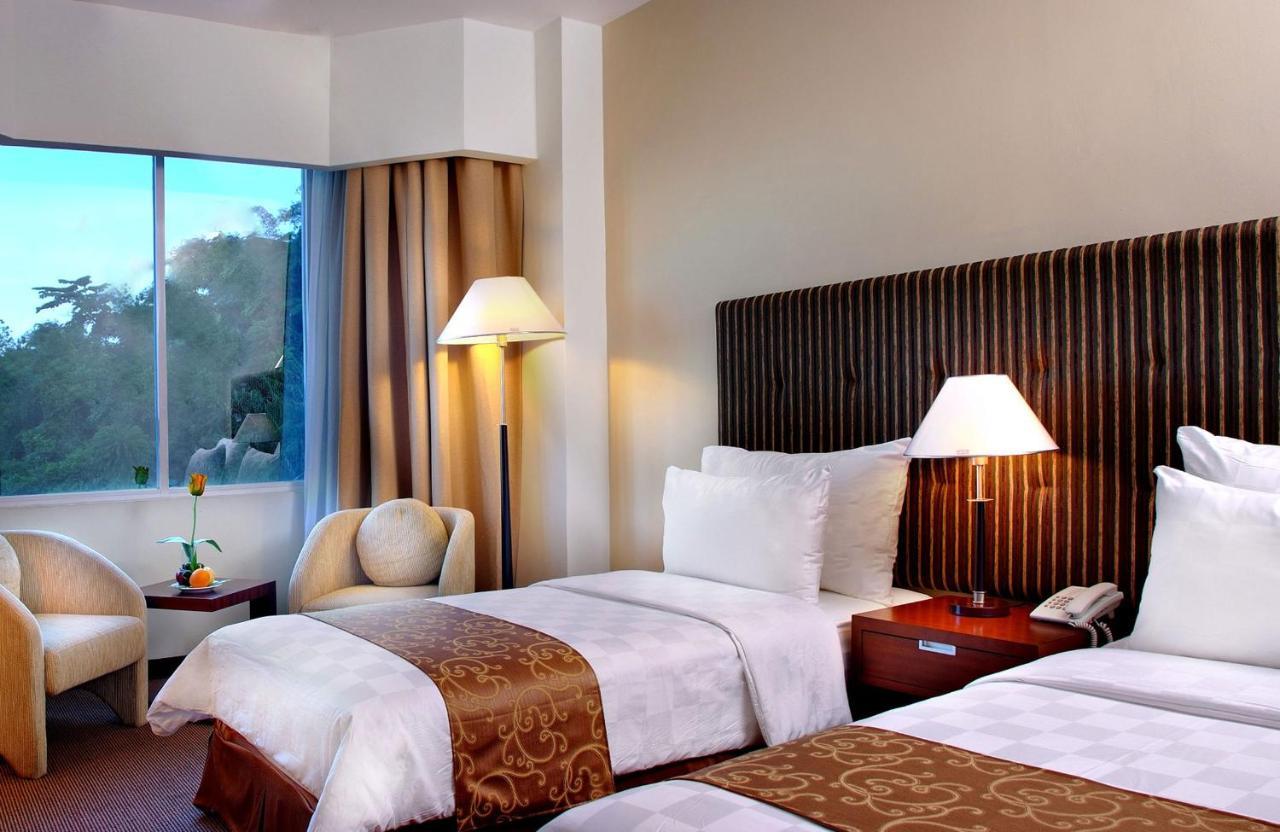 Aston Jayapura Hotel And Convention Center Buitenkant foto