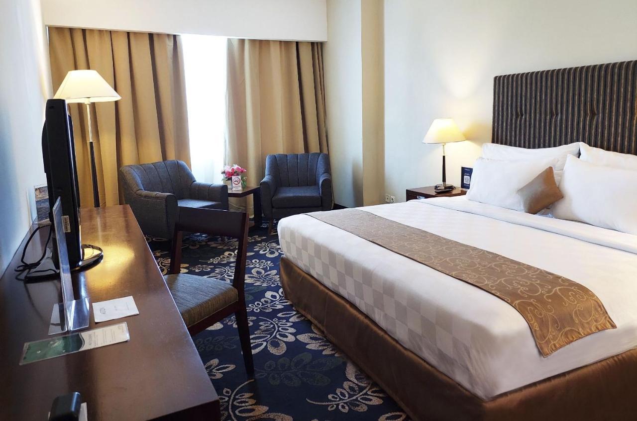 Aston Jayapura Hotel And Convention Center Buitenkant foto