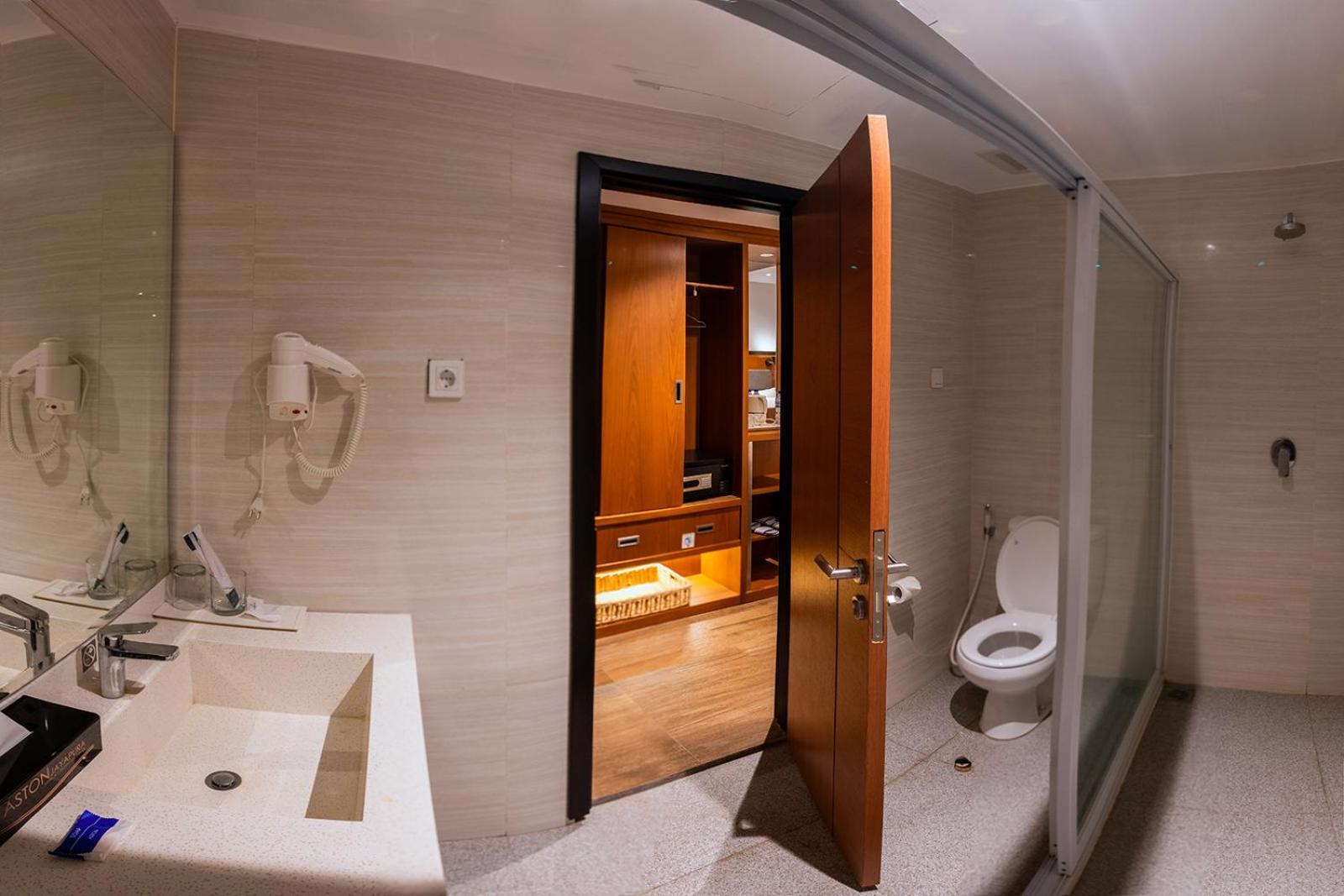 Aston Jayapura Hotel And Convention Center Buitenkant foto