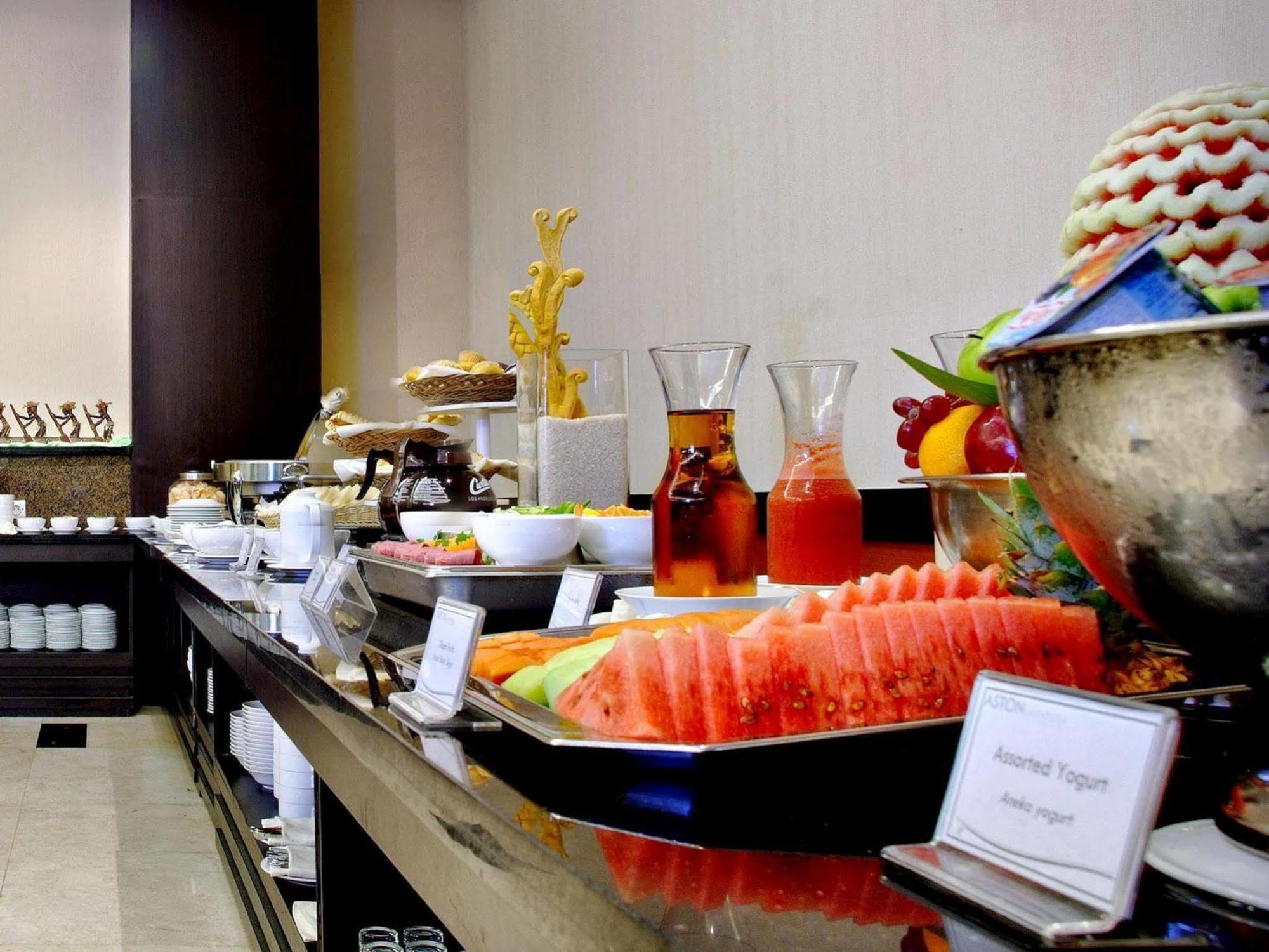 Aston Jayapura Hotel And Convention Center Buitenkant foto